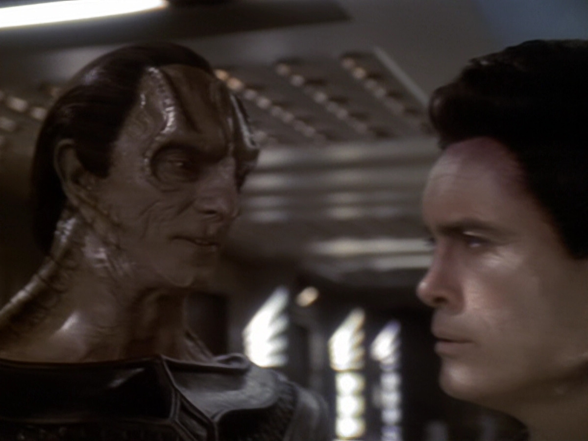 extant_StarTrek_DS9_6x05-FavorTheBold_02586.jpg