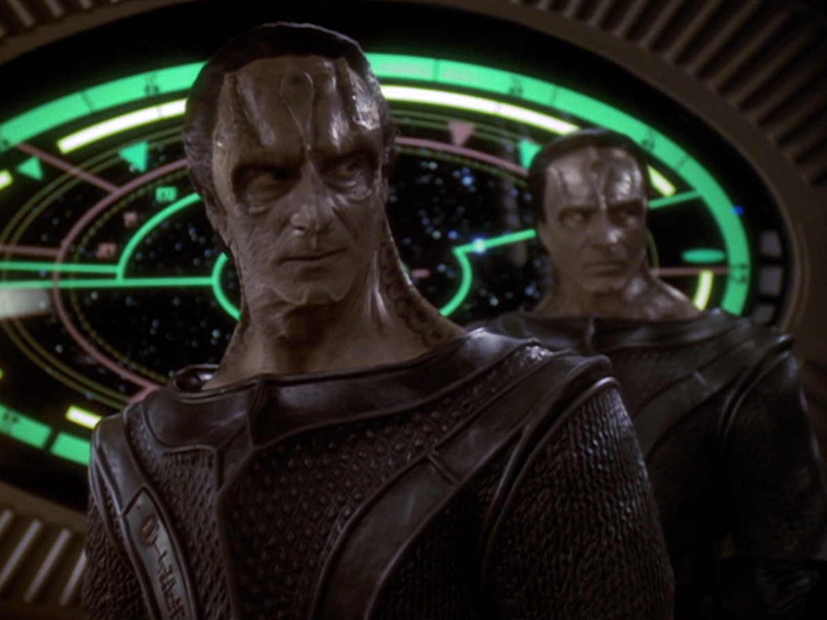 extant_StarTrek_DS9_6x05-FavorTheBold_02595.jpg