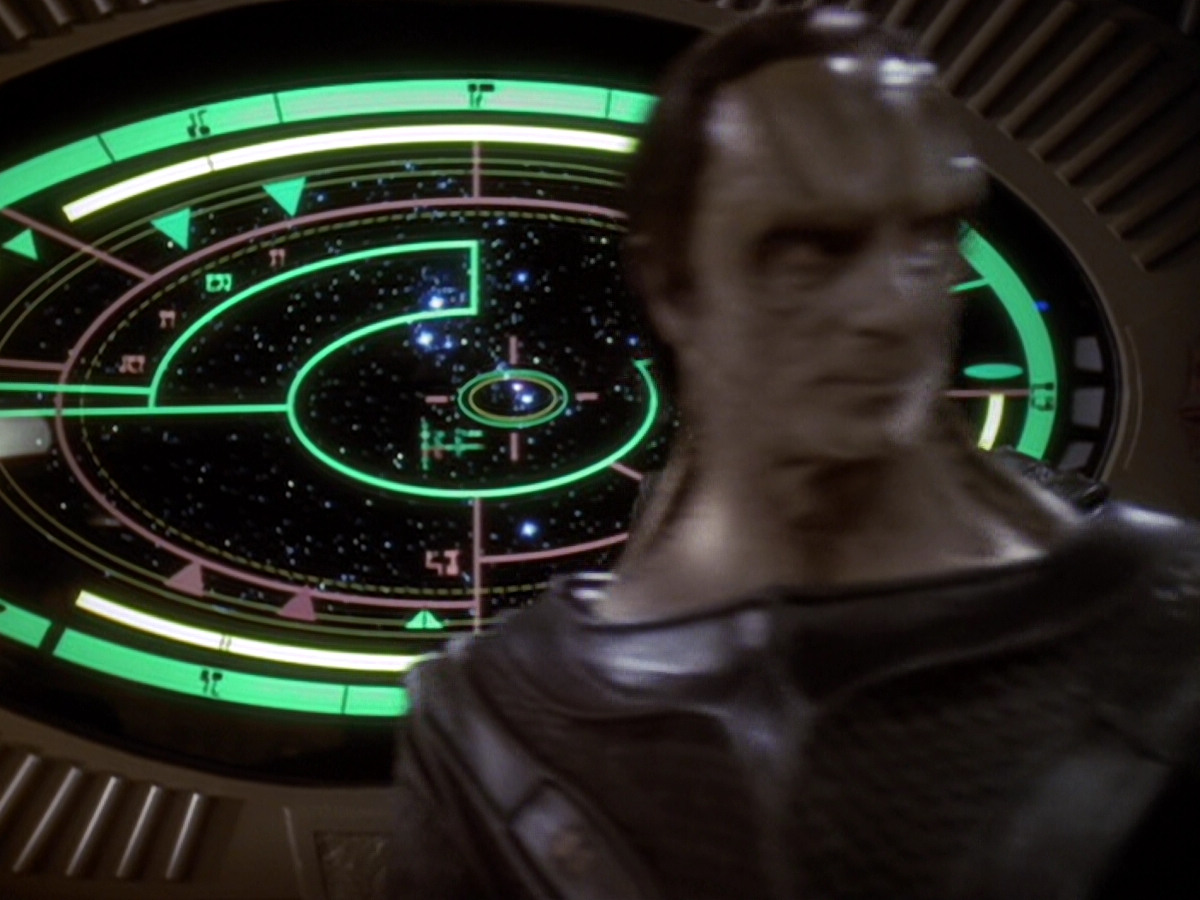extant_StarTrek_DS9_6x05-FavorTheBold_02597.jpg