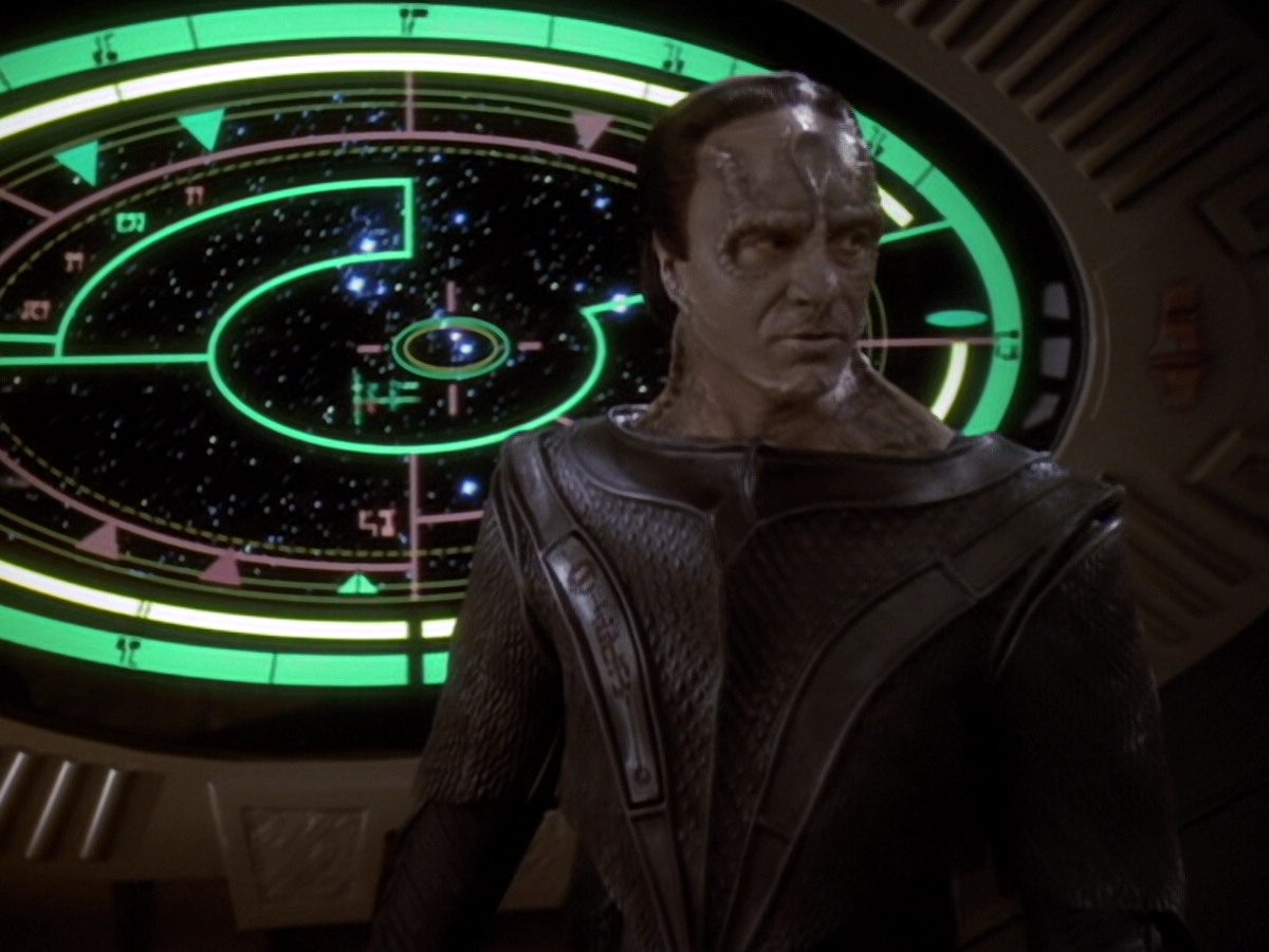 extant_StarTrek_DS9_6x05-FavorTheBold_02601.jpg