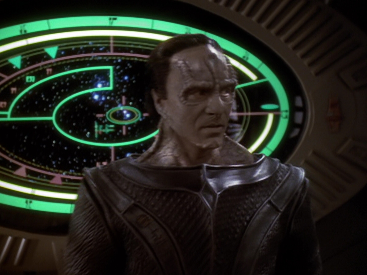 extant_StarTrek_DS9_6x05-FavorTheBold_02602.jpg