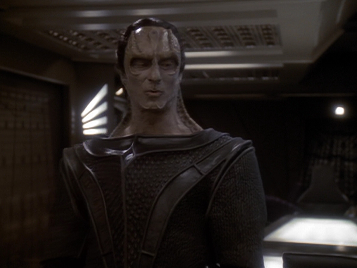 extant_StarTrek_DS9_6x05-FavorTheBold_02613.jpg