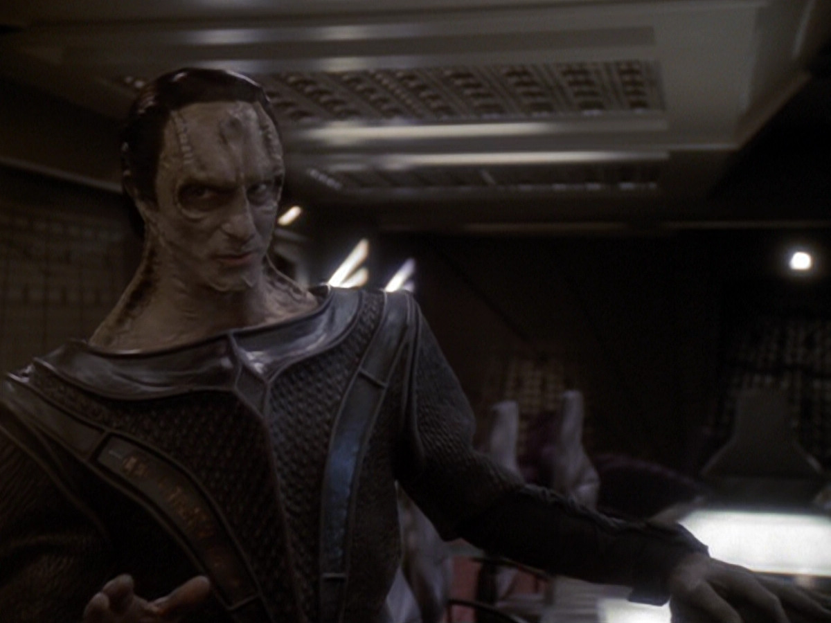 extant_StarTrek_DS9_6x05-FavorTheBold_02615.jpg