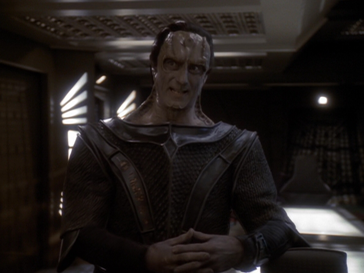 extant_StarTrek_DS9_6x05-FavorTheBold_02624.jpg