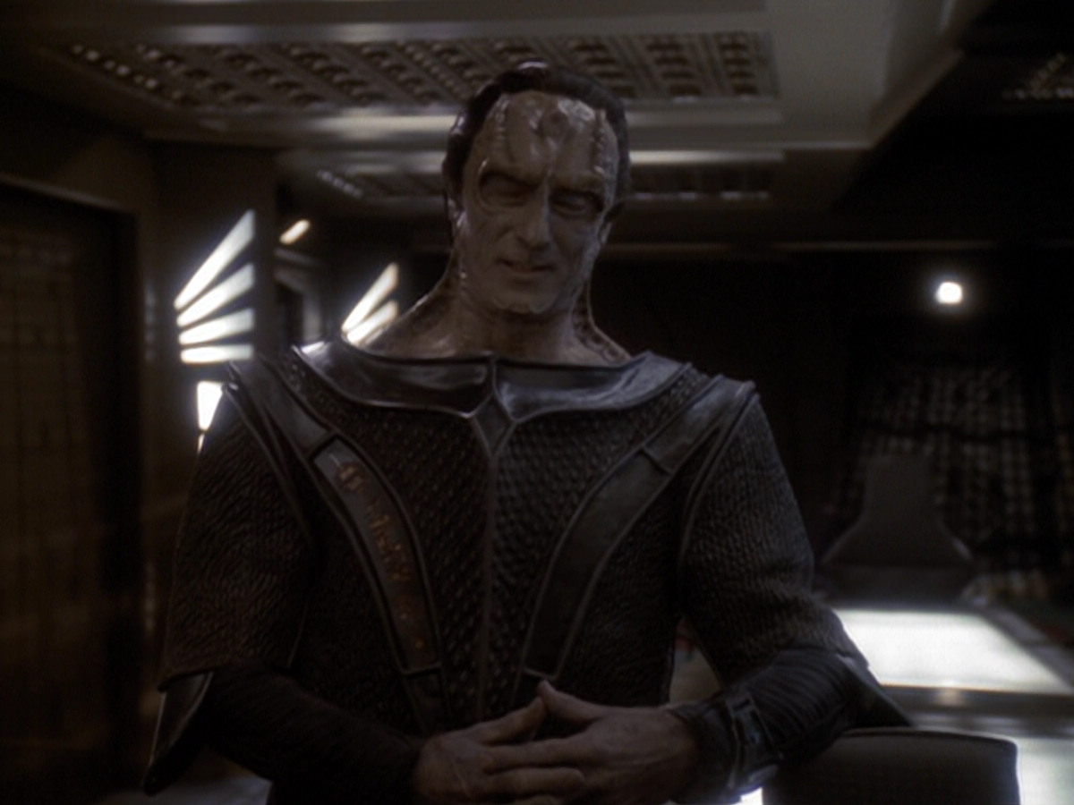 extant_StarTrek_DS9_6x05-FavorTheBold_02626.jpg