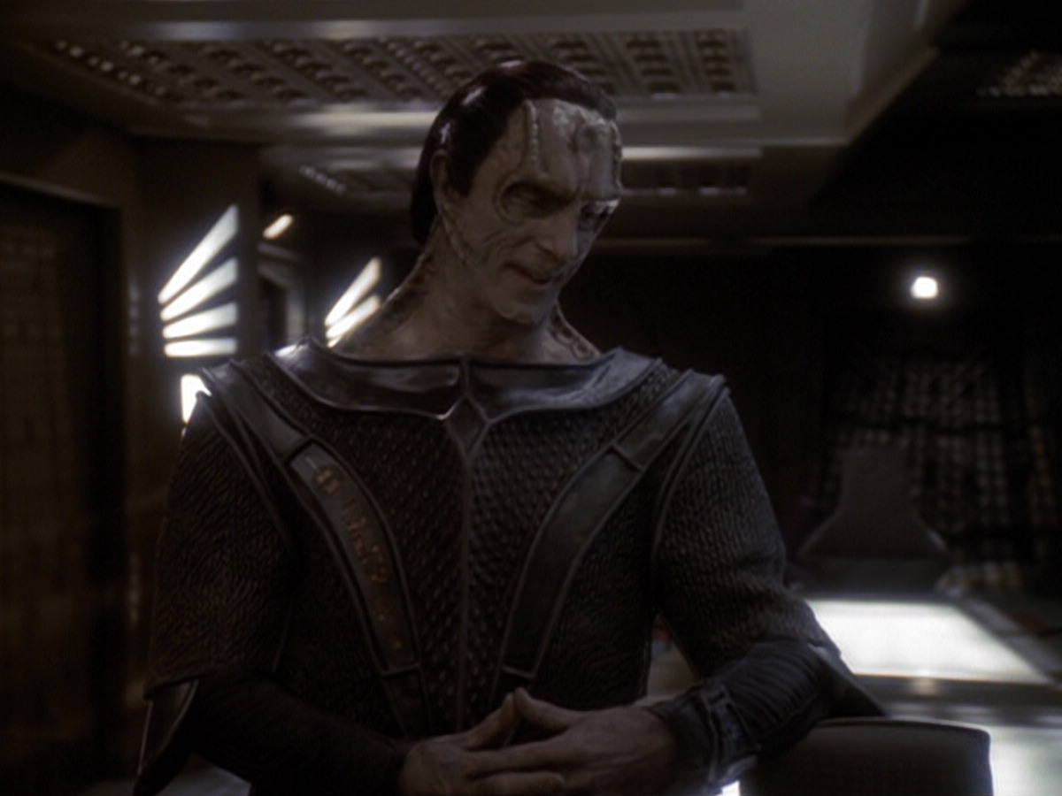 extant_StarTrek_DS9_6x05-FavorTheBold_02632.jpg