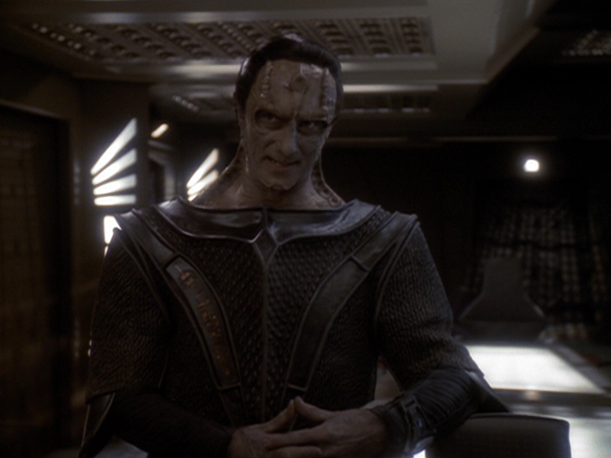 extant_StarTrek_DS9_6x05-FavorTheBold_02634.jpg