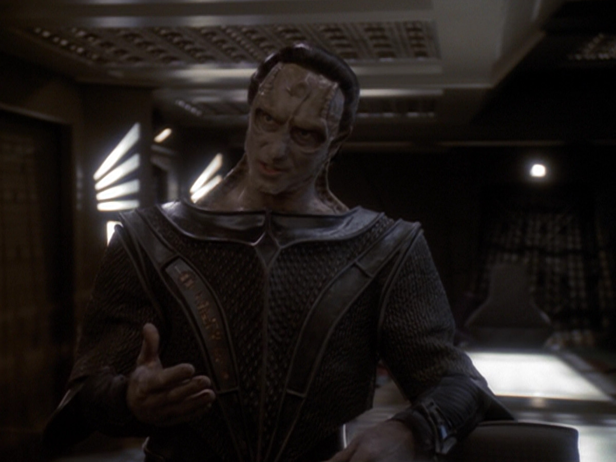 extant_StarTrek_DS9_6x05-FavorTheBold_02638.jpg