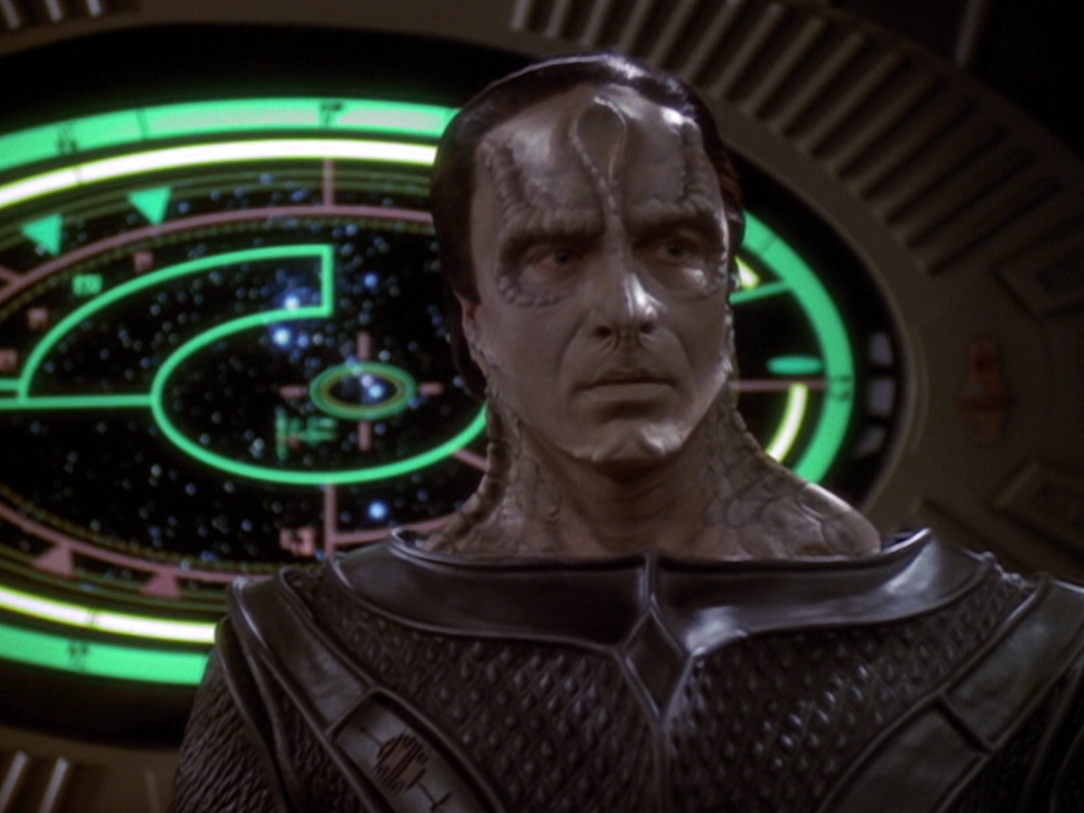 extant_StarTrek_DS9_6x05-FavorTheBold_02644.jpg