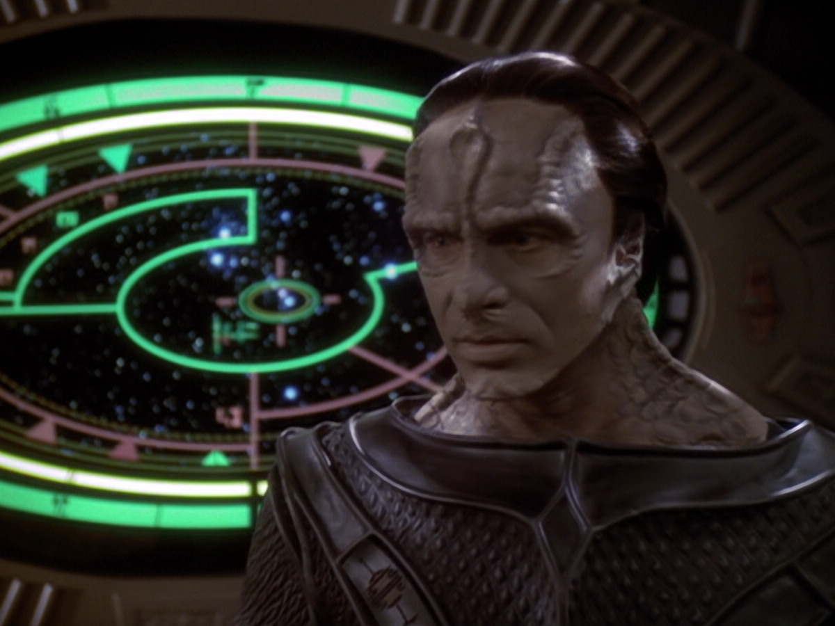 extant_StarTrek_DS9_6x05-FavorTheBold_02649.jpg