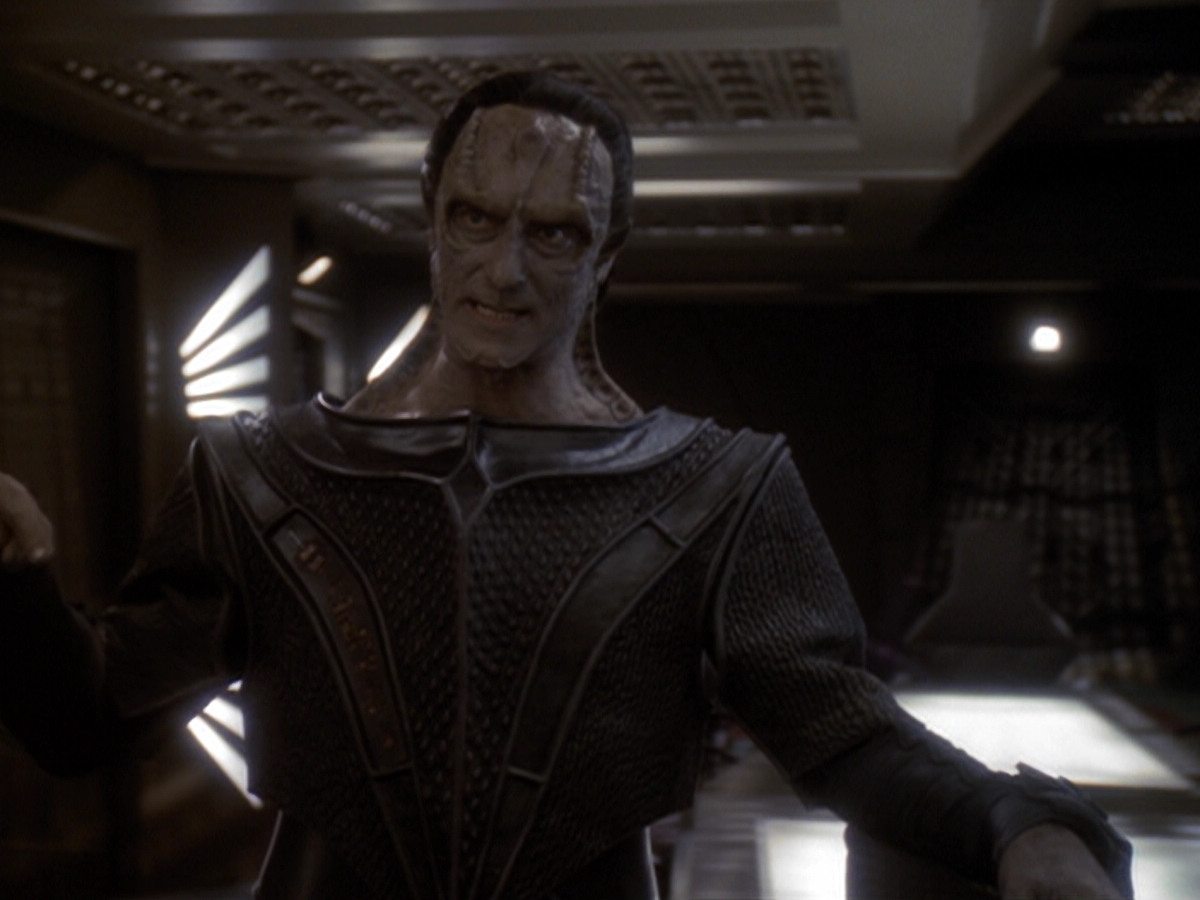 extant_StarTrek_DS9_6x05-FavorTheBold_02666.jpg