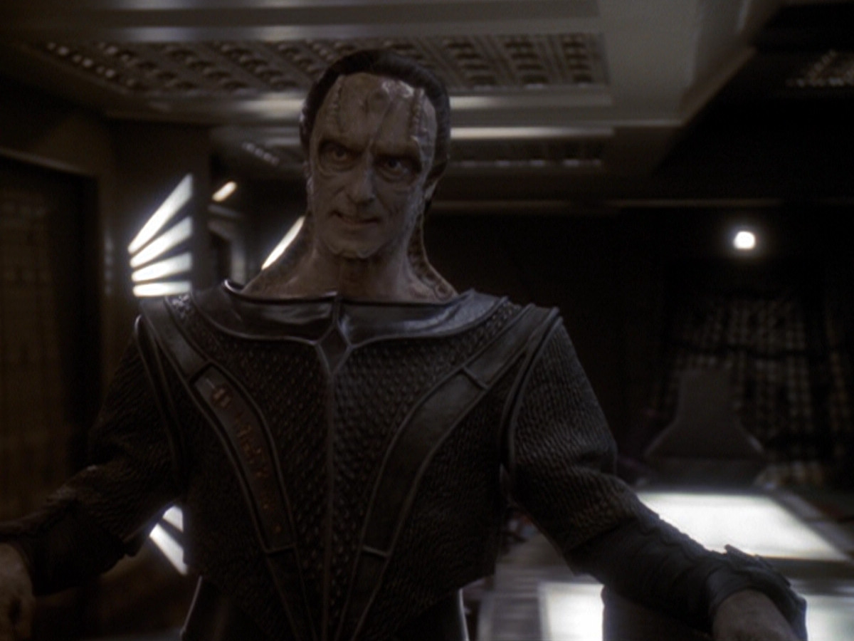 extant_StarTrek_DS9_6x05-FavorTheBold_02669.jpg