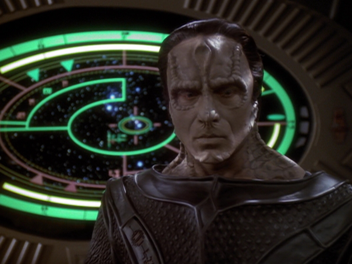 extant_StarTrek_DS9_6x05-FavorTheBold_02674.jpg