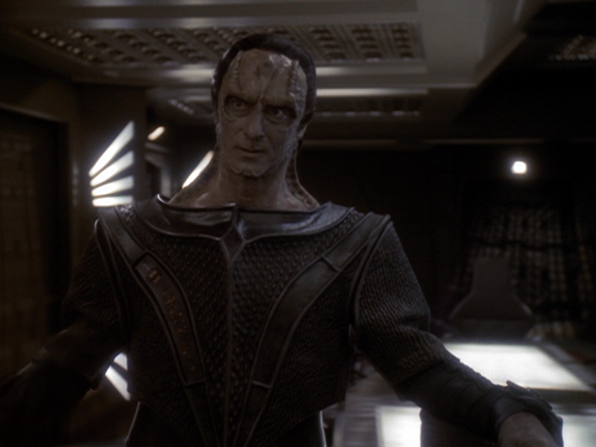 extant_StarTrek_DS9_6x05-FavorTheBold_02676.jpg