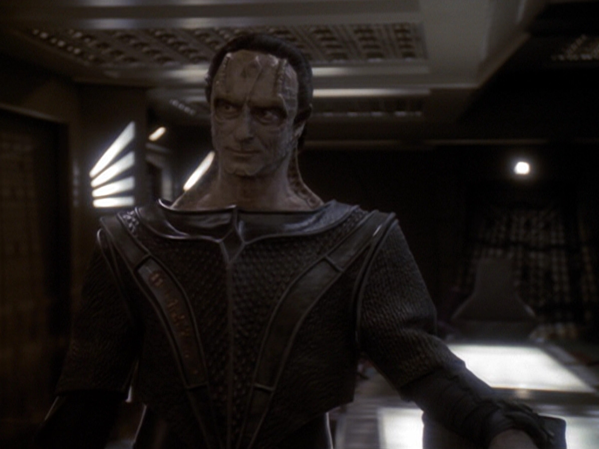 extant_StarTrek_DS9_6x05-FavorTheBold_02677.jpg
