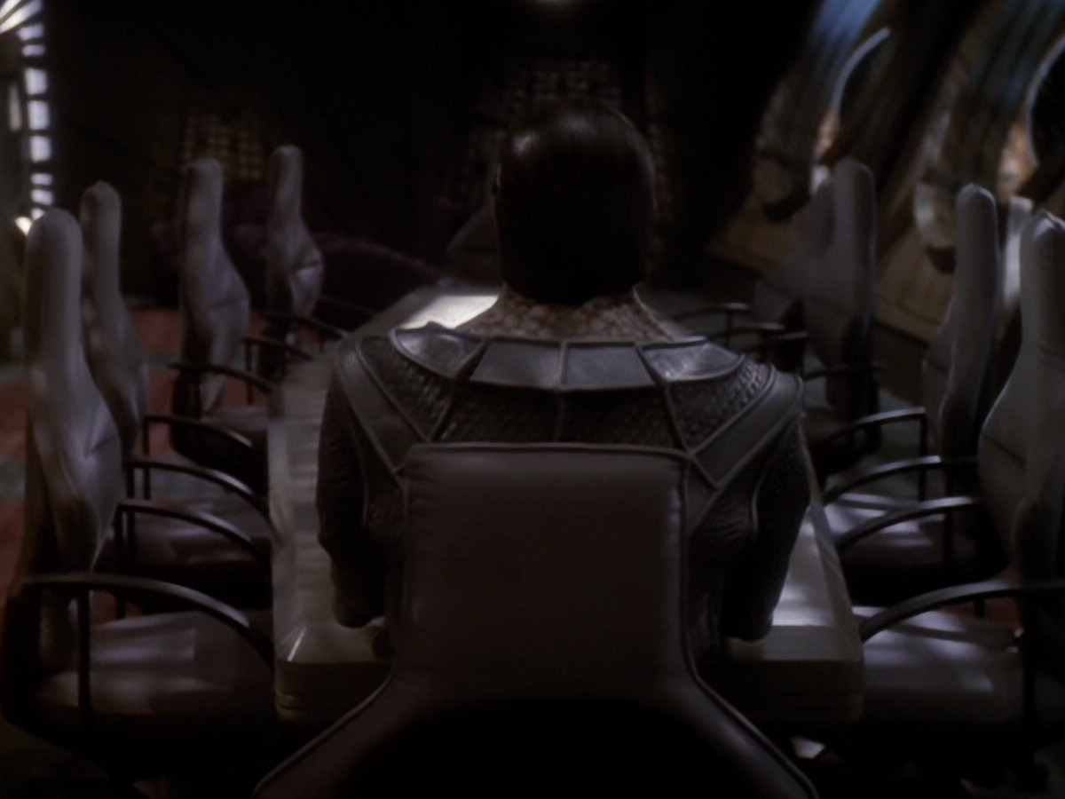 extant_StarTrek_DS9_6x05-FavorTheBold_02686.jpg
