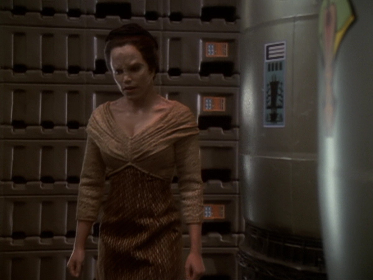 extant_StarTrek_DS9_6x05-FavorTheBold_02693.jpg