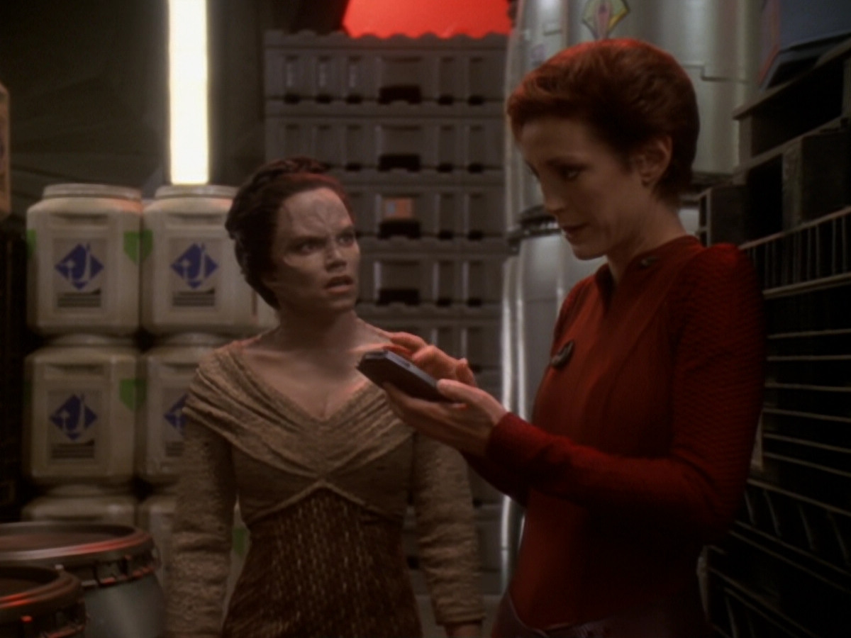 extant_StarTrek_DS9_6x05-FavorTheBold_02714.jpg