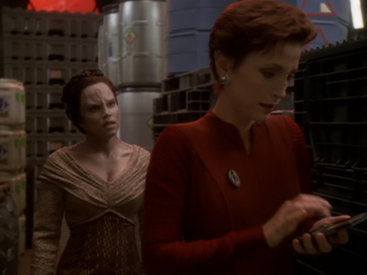 extant_StarTrek_DS9_6x05-FavorTheBold_02726.jpg