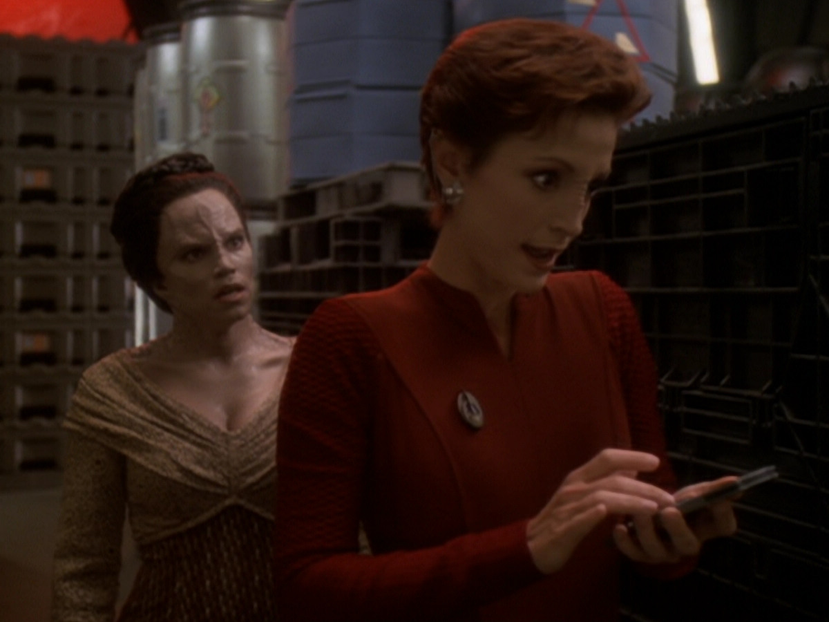 extant_StarTrek_DS9_6x05-FavorTheBold_02731.jpg