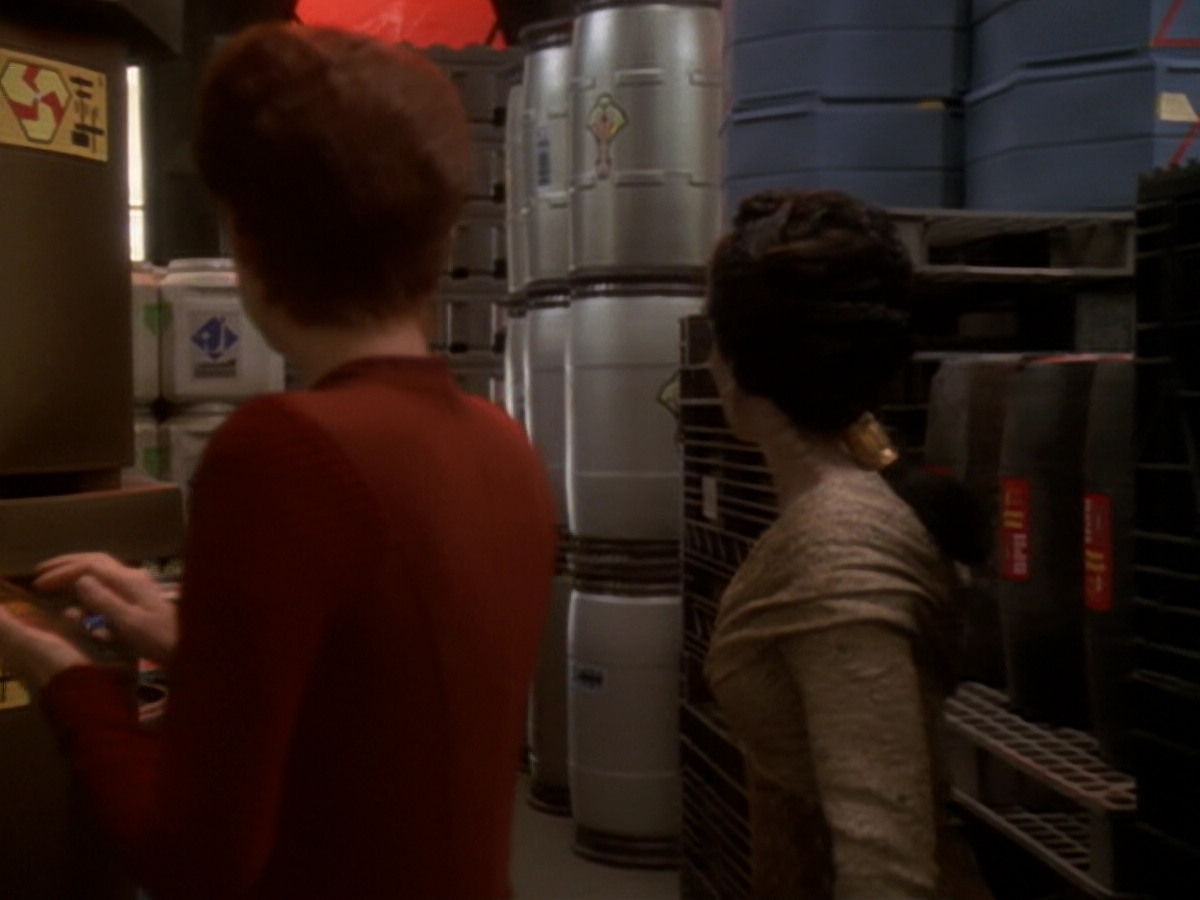extant_StarTrek_DS9_6x05-FavorTheBold_02737.jpg