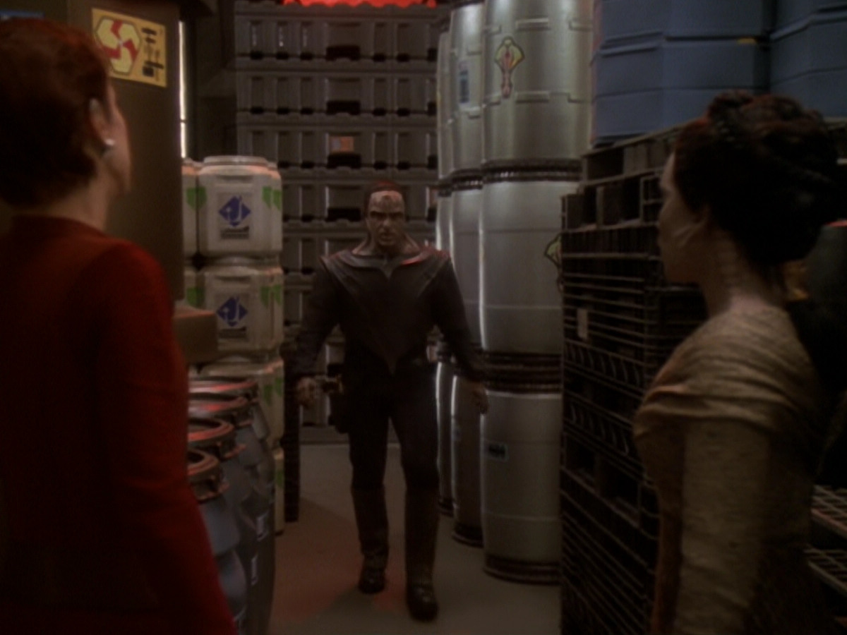 extant_StarTrek_DS9_6x05-FavorTheBold_02741.jpg