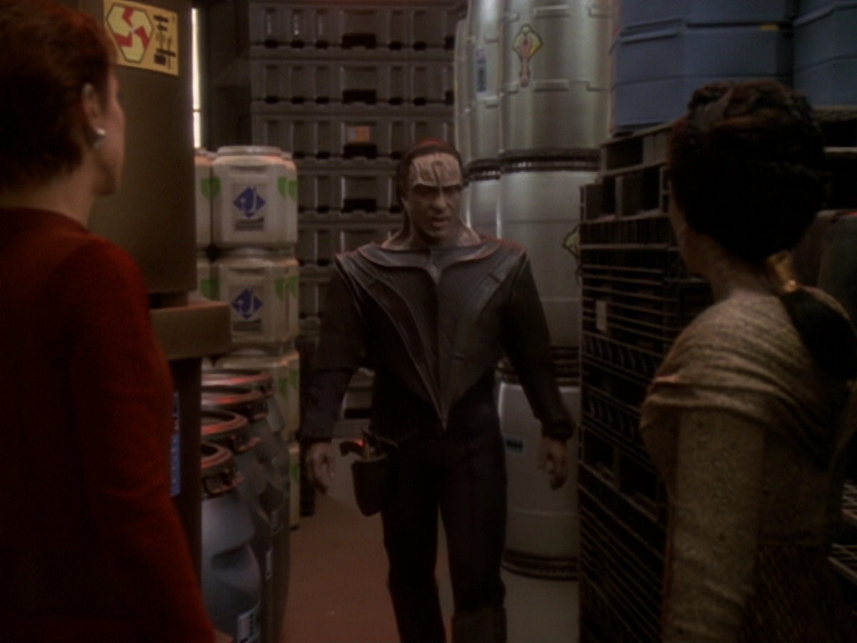 extant_StarTrek_DS9_6x05-FavorTheBold_02743.jpg
