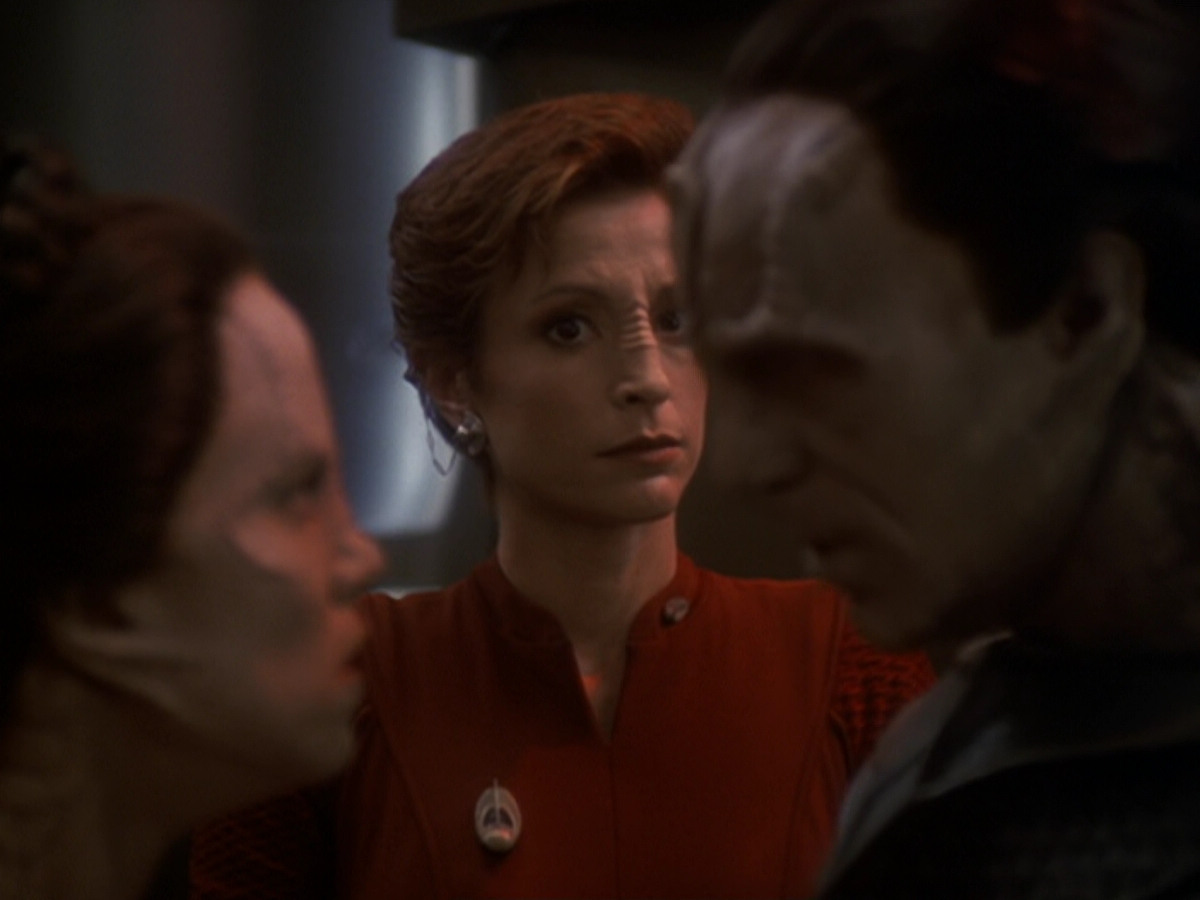 extant_StarTrek_DS9_6x05-FavorTheBold_02762.jpg