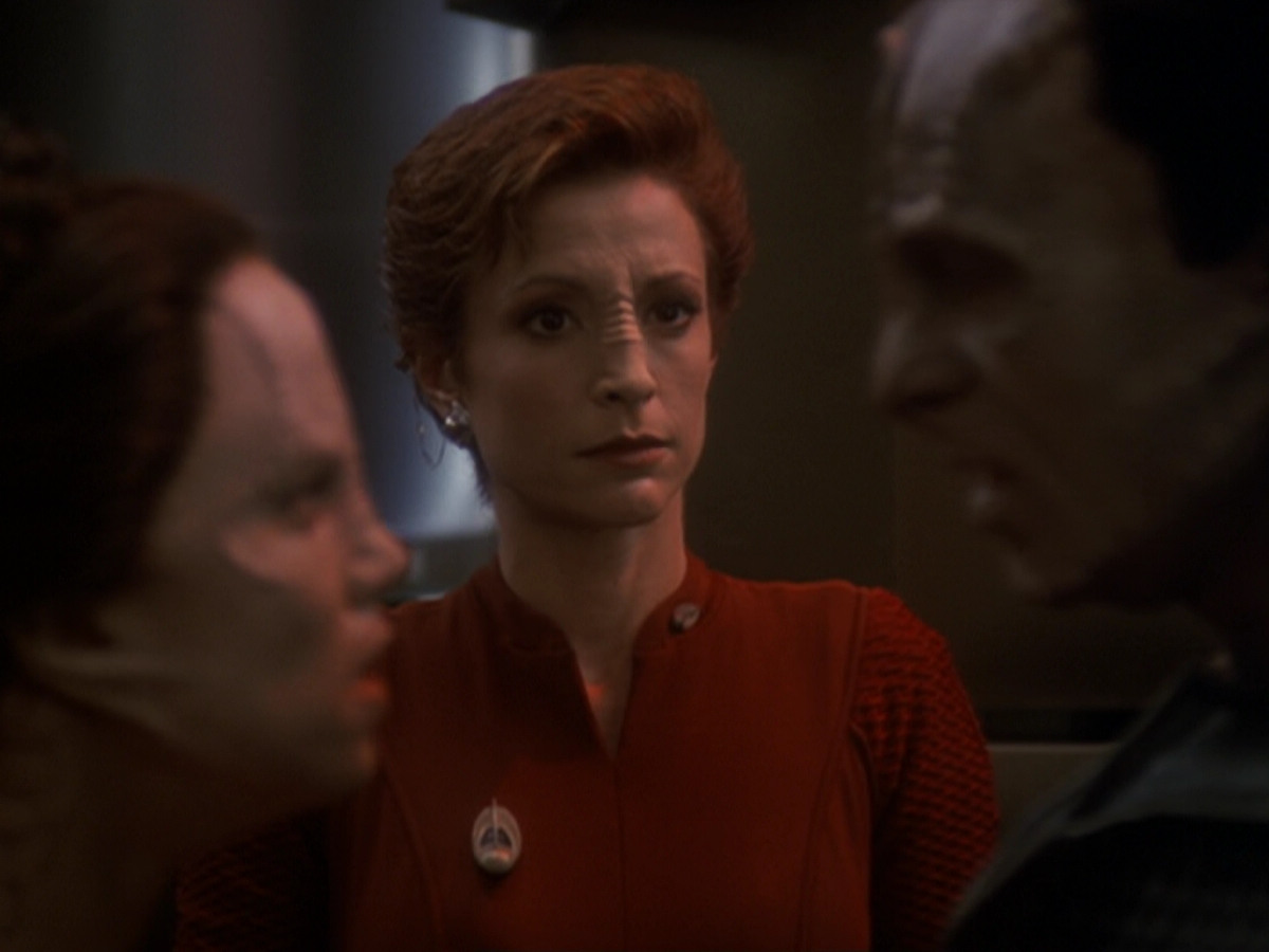 extant_StarTrek_DS9_6x05-FavorTheBold_02805.jpg