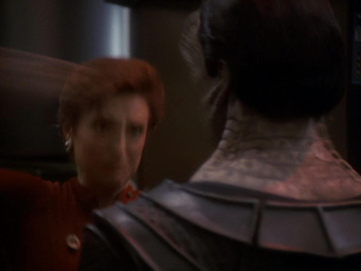 extant_StarTrek_DS9_6x05-FavorTheBold_02821.jpg