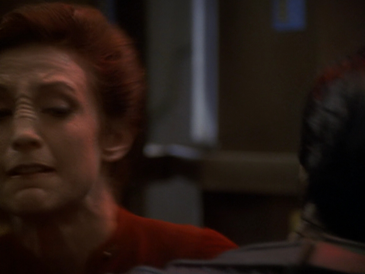 extant_StarTrek_DS9_6x05-FavorTheBold_02827.jpg