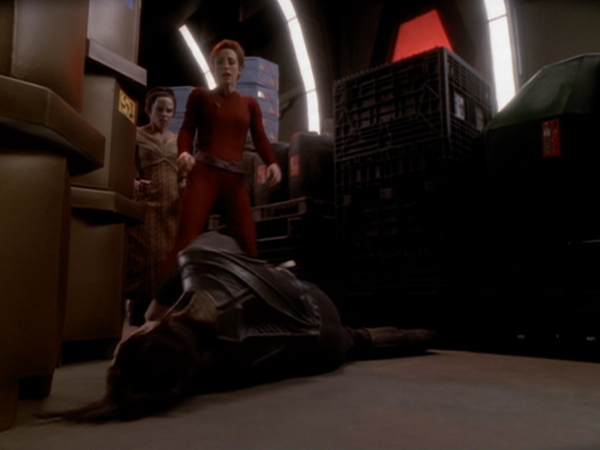 extant_StarTrek_DS9_6x05-FavorTheBold_02837.jpg