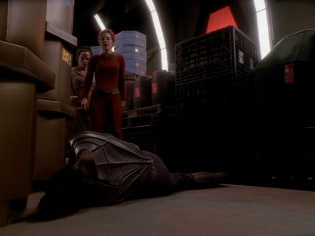 extant_StarTrek_DS9_6x05-FavorTheBold_02838.jpg