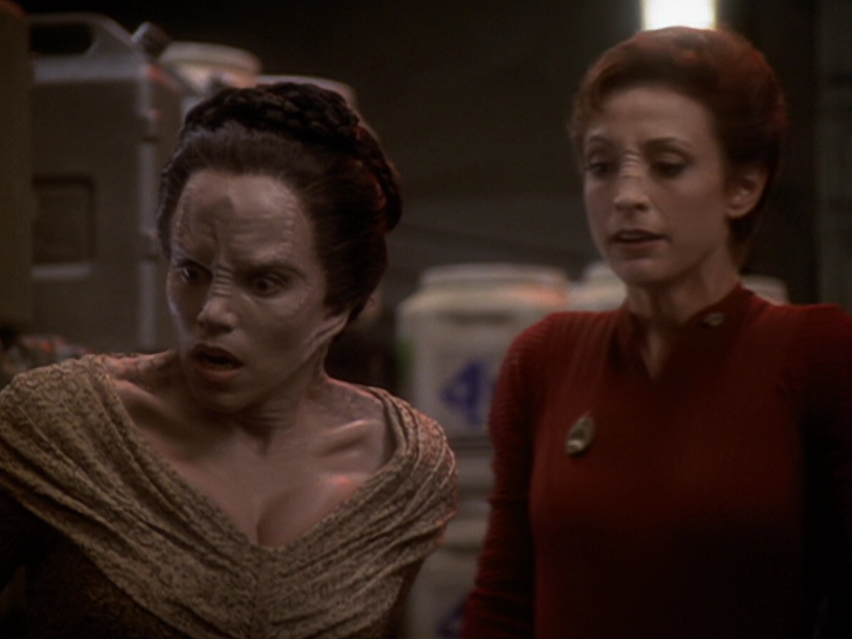 extant_StarTrek_DS9_6x05-FavorTheBold_02842.jpg