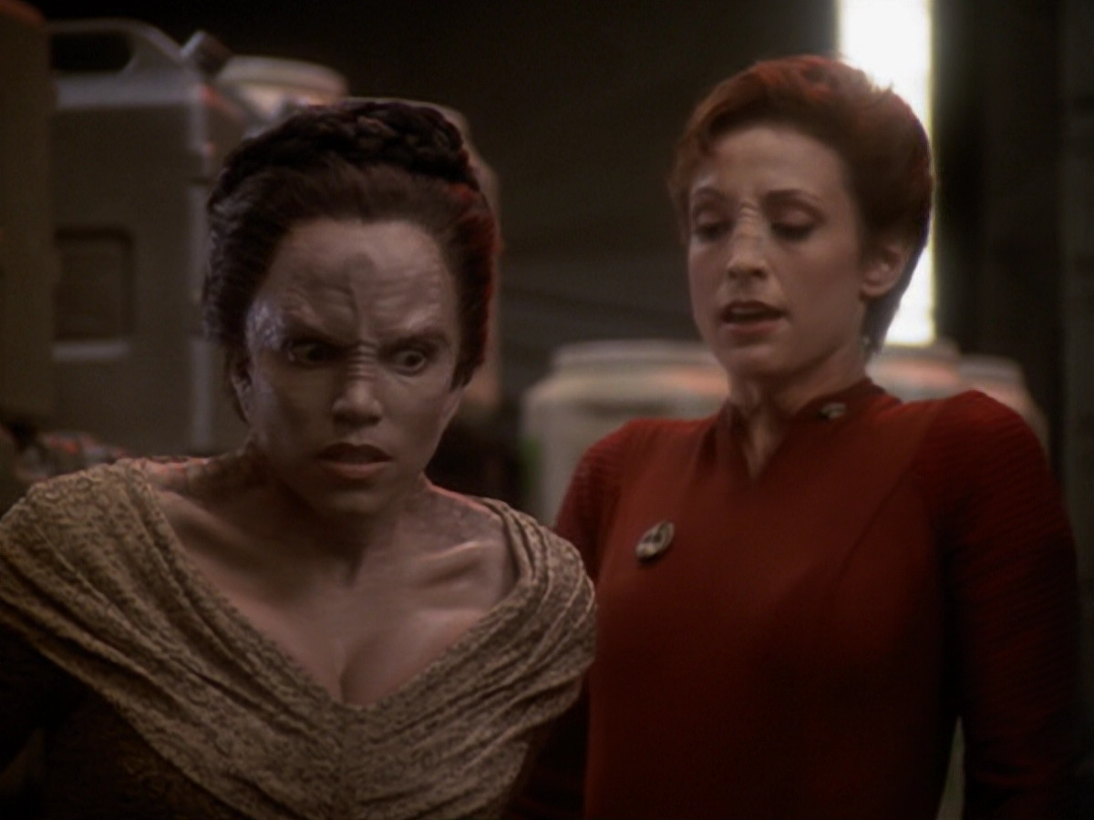 extant_StarTrek_DS9_6x05-FavorTheBold_02843.jpg