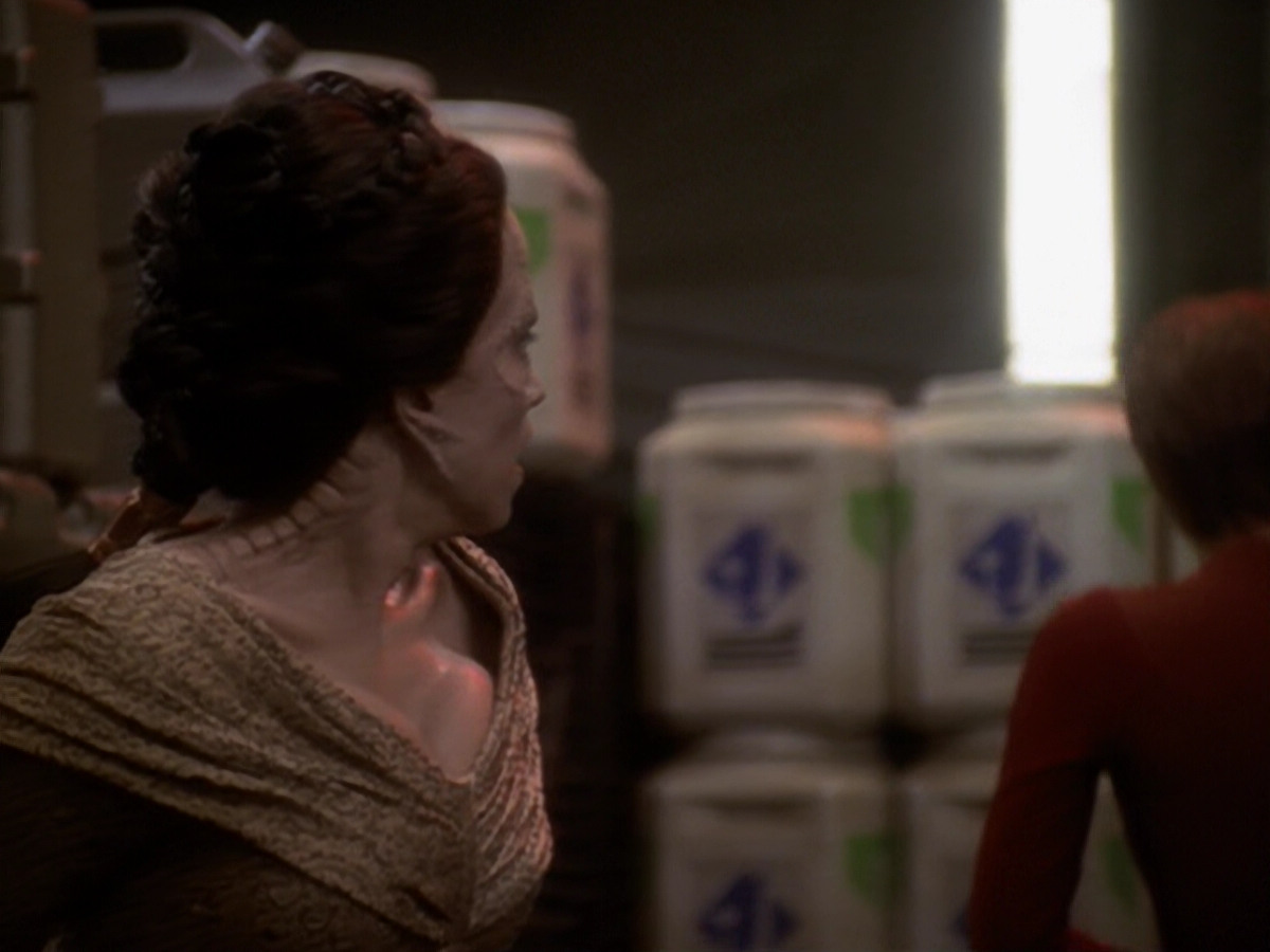 extant_StarTrek_DS9_6x05-FavorTheBold_02855.jpg