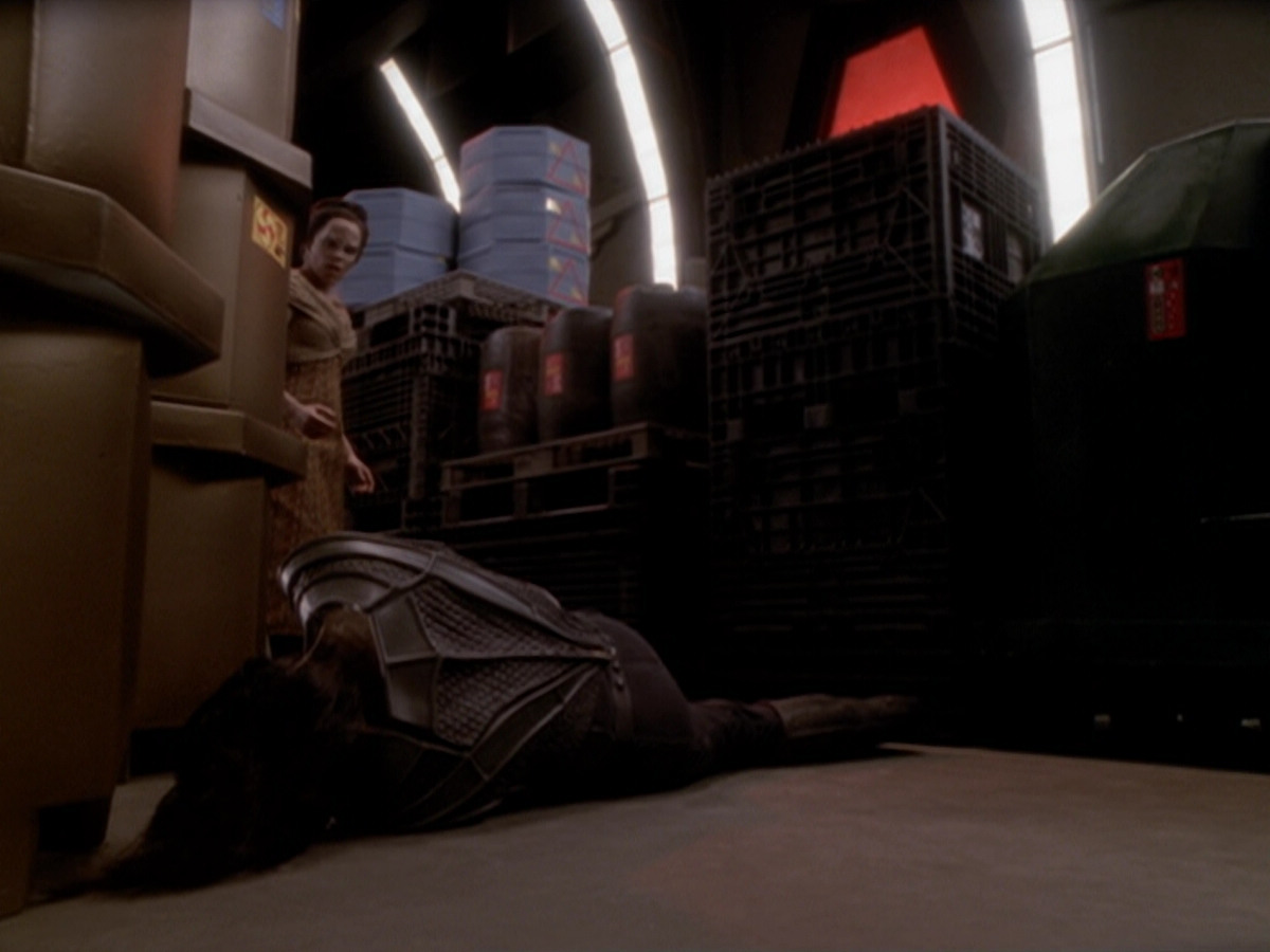 extant_StarTrek_DS9_6x05-FavorTheBold_02858.jpg