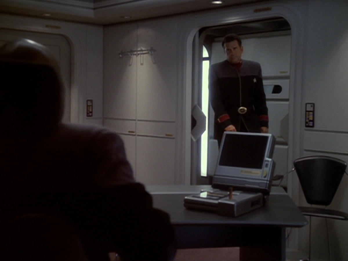 extant_StarTrek_DS9_6x05-FavorTheBold_02874.jpg