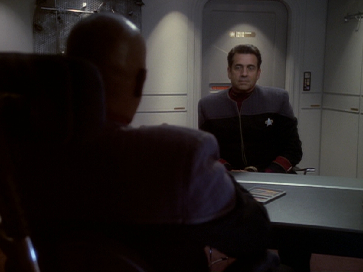 extant_StarTrek_DS9_6x05-FavorTheBold_02931.jpg