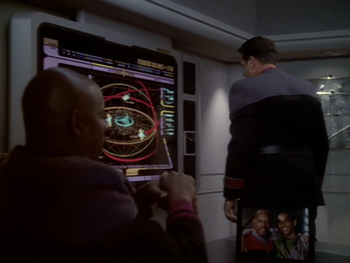 extant_StarTrek_DS9_6x05-FavorTheBold_02937.jpg
