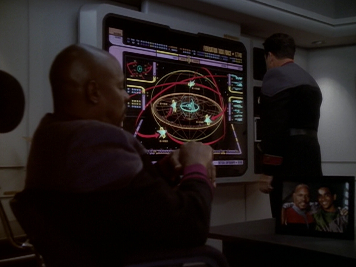 extant_StarTrek_DS9_6x05-FavorTheBold_02939.jpg