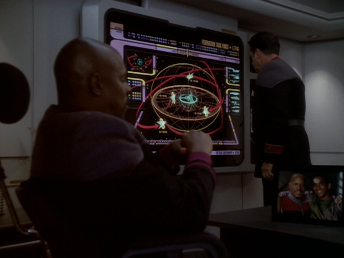 extant_StarTrek_DS9_6x05-FavorTheBold_02940.jpg