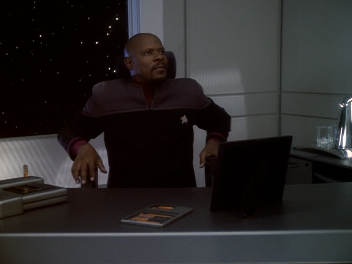 extant_StarTrek_DS9_6x05-FavorTheBold_02959.jpg