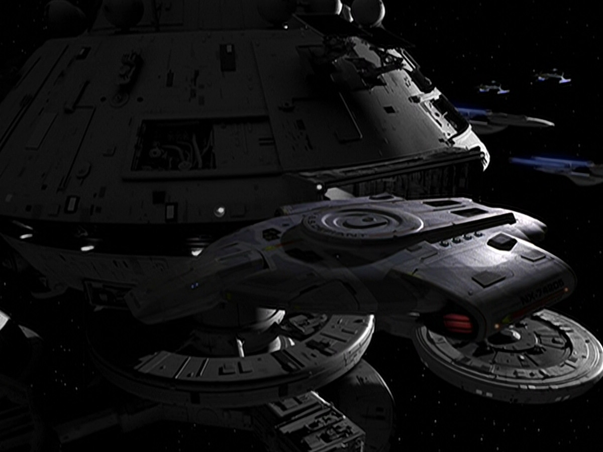 extant_StarTrek_DS9_6x05-FavorTheBold_03030.jpg