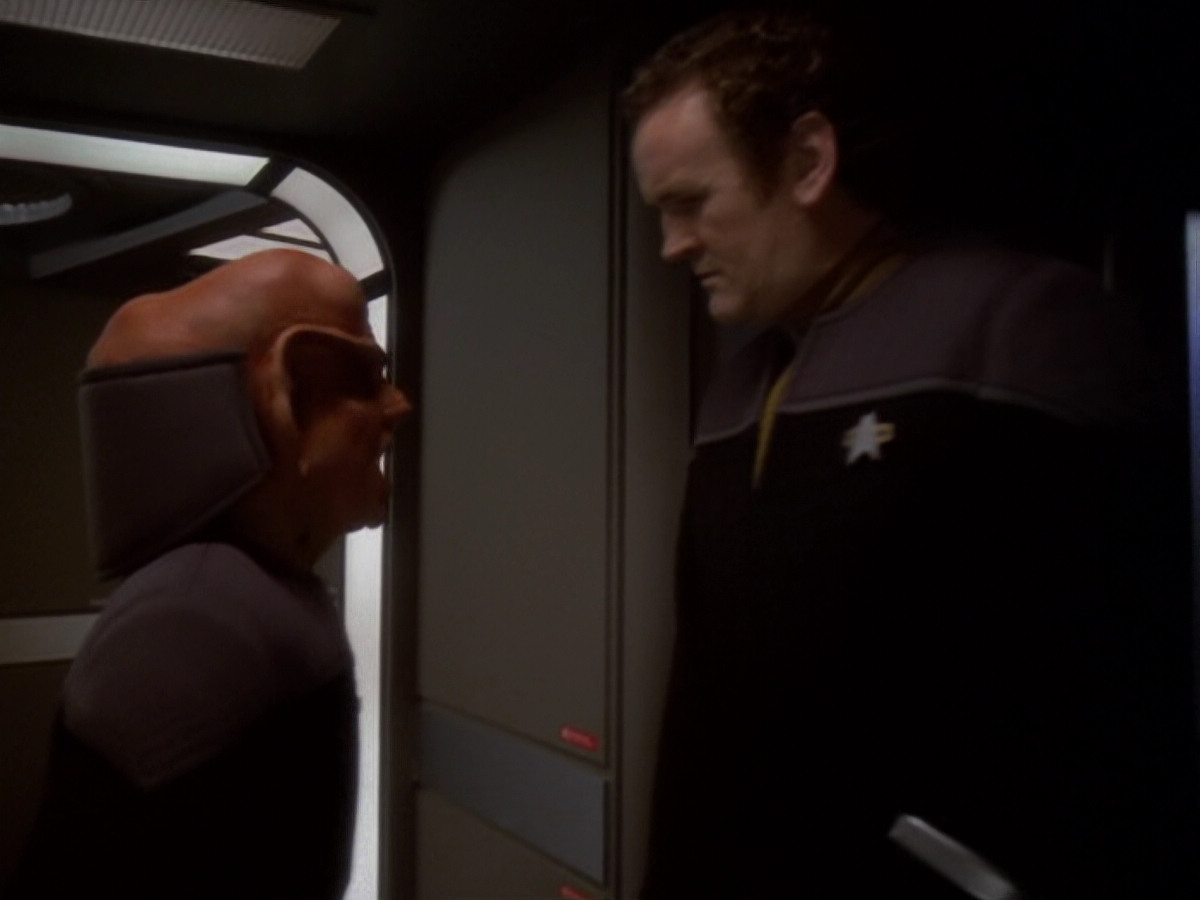 extant_StarTrek_DS9_6x05-FavorTheBold_03050.jpg