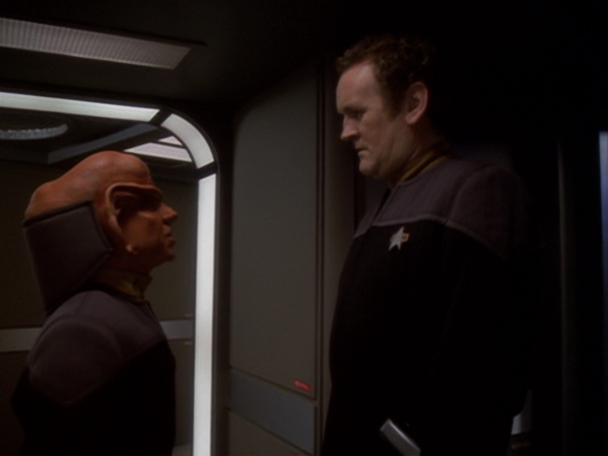 extant_StarTrek_DS9_6x05-FavorTheBold_03051.jpg