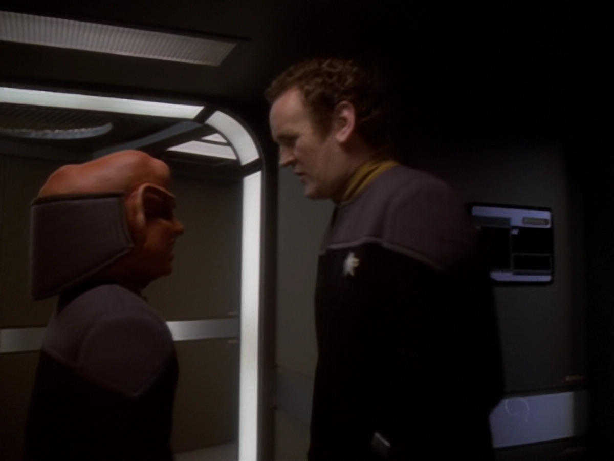 extant_StarTrek_DS9_6x05-FavorTheBold_03057.jpg