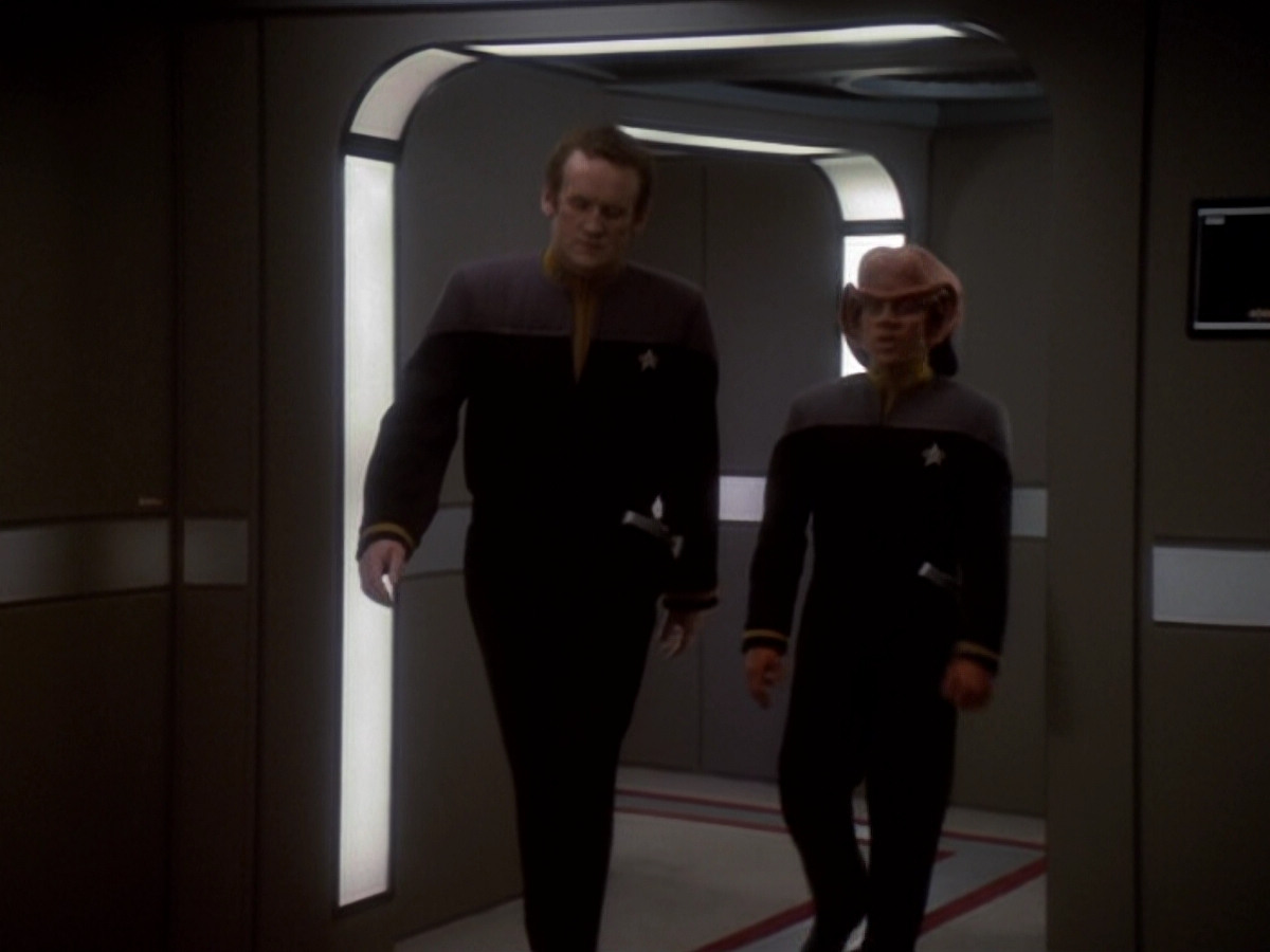 extant_StarTrek_DS9_6x05-FavorTheBold_03062.jpg