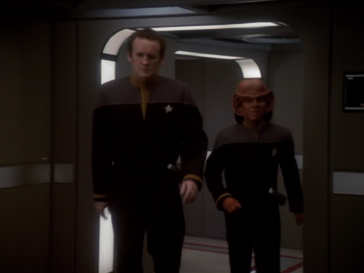 extant_StarTrek_DS9_6x05-FavorTheBold_03063.jpg