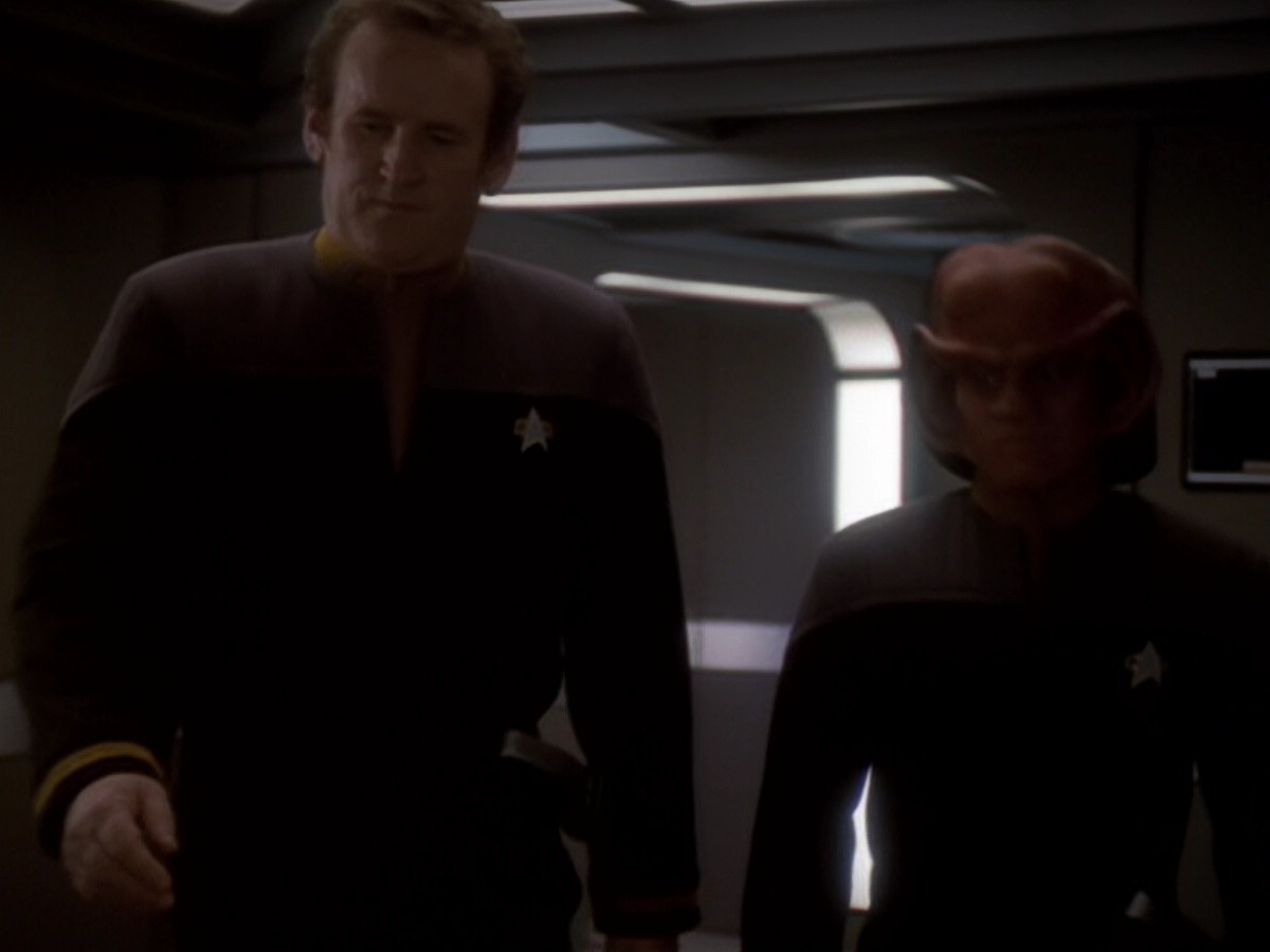 extant_StarTrek_DS9_6x05-FavorTheBold_03065.jpg
